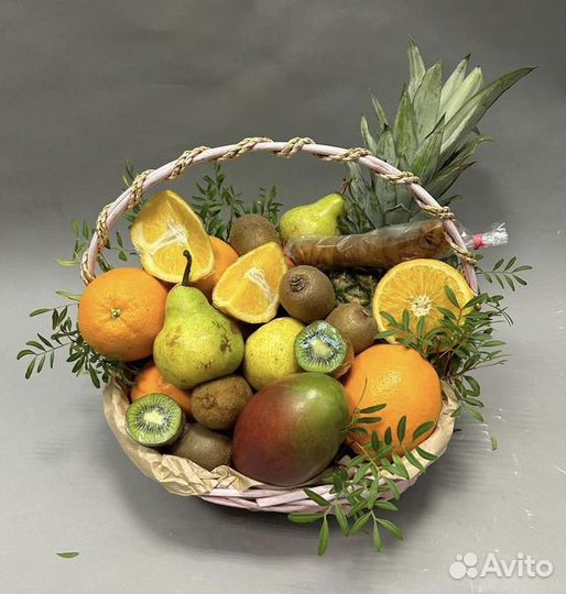 Фруктовые букеты и корзины ко дню учителя