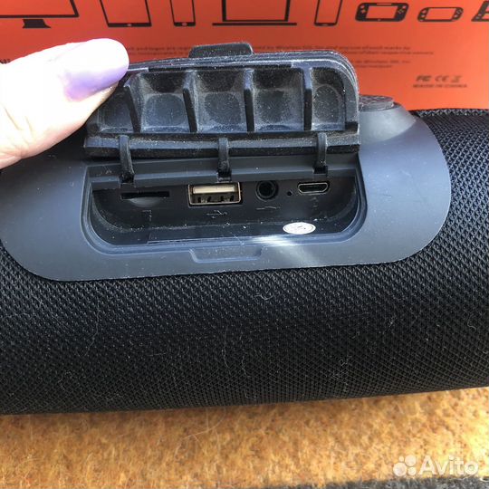 Колонка jbl charge 3 работает от сети