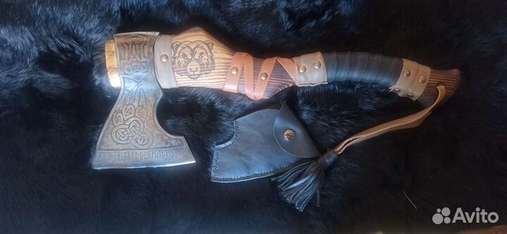 Топор Славян