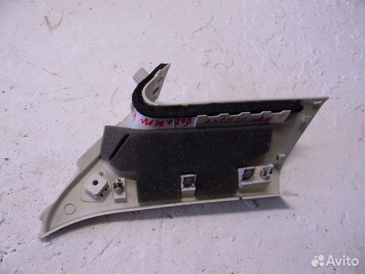 Обшивка стойки Focus III 2011