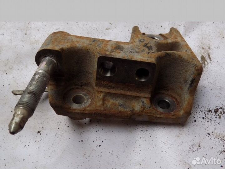 Кронштейн двигателя правый RAV 4 2006-2013