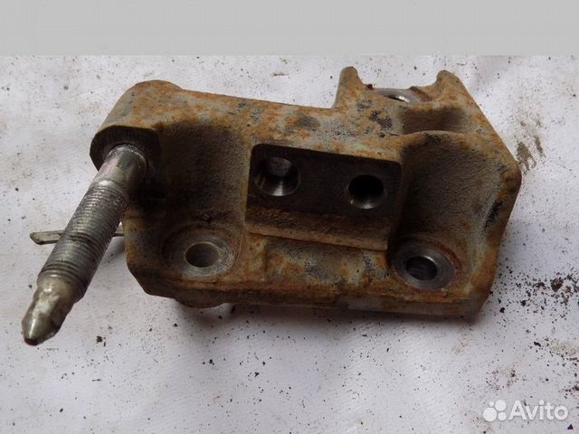 Кронштейн двигателя правый RAV 4 2006-2013