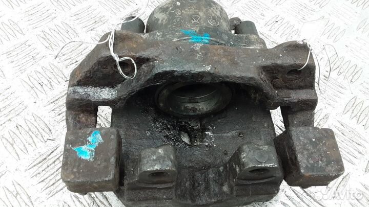 Суппорт передний левый BMW 5 E39 рест. 2001