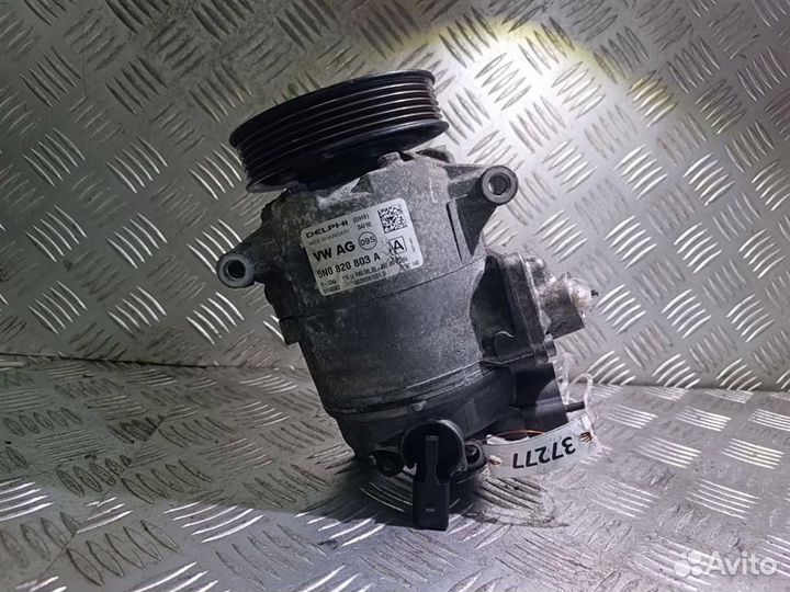 Компрессор кондиционера Audi A4 B7 2.0 Бензин