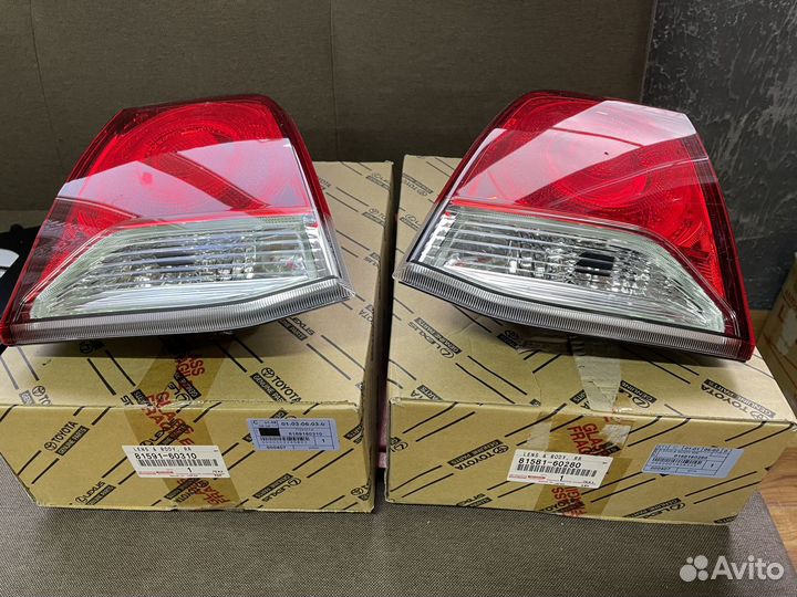 Фонарь задний Toyota LC200 оригинал 81591-60310