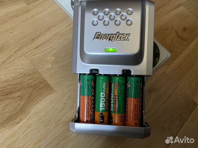 Зарядка для батареек аа и ааа