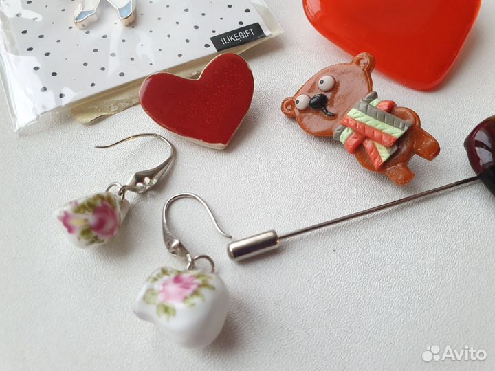 Набор украшений и брошей - керамика, стекло и др