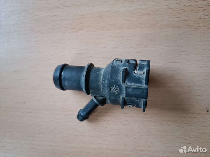 Фланец системы охлаждения VW Skoda