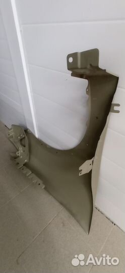 Крыло переднее левое Renault