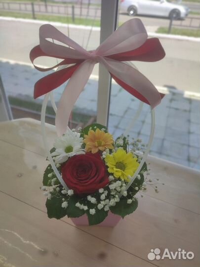 Букет Композиция в коробке Цветы / Доставка Цветов