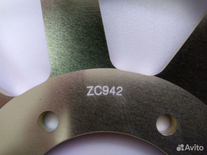 Диск тормозной передний лепестковый на Honda CBR R