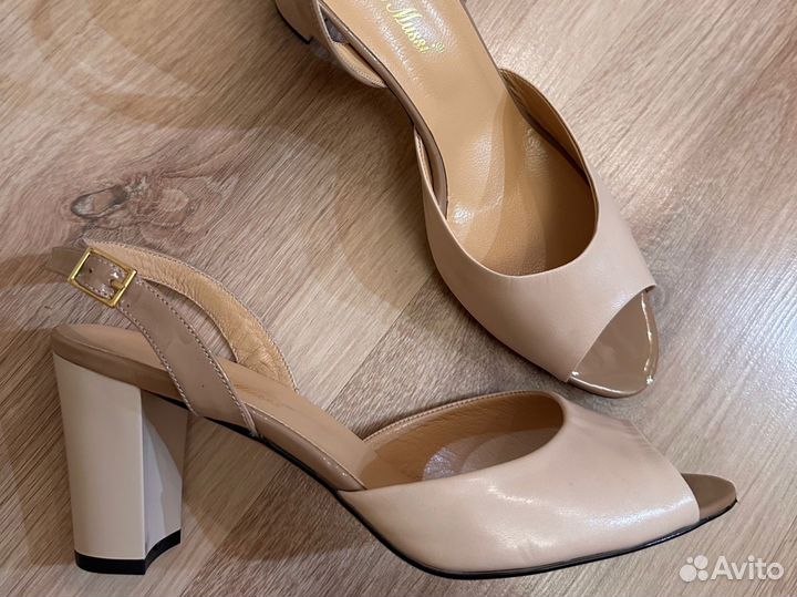 Новые босоножки 40 р