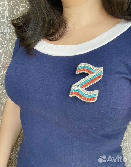 Брошь ручной работы из бисера