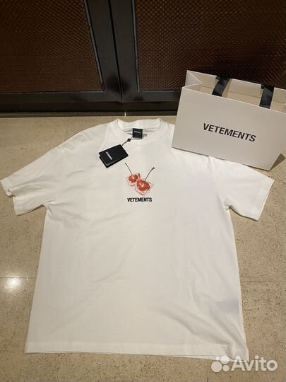 Футболка vetements