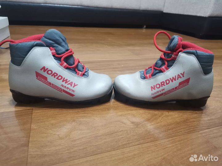 Лыжные ботинки