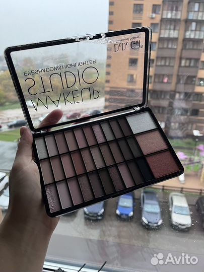 Тени для век