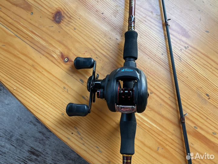 Кастинговый спиннинг с катушкой
