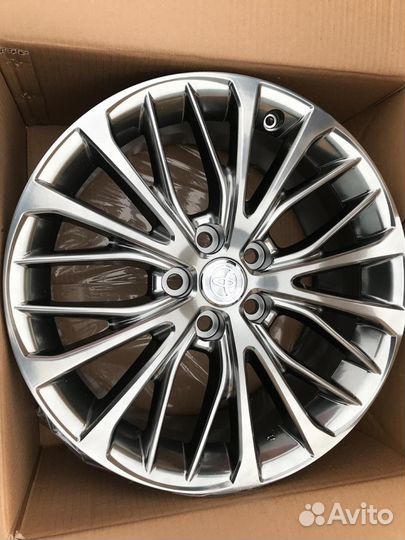 Toyota Camry r18 2018 Диски