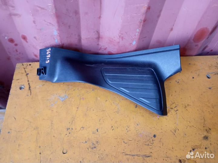 Накладка на порог салона лев.зад. Land Rover/ Freelander/ L359/ к.т.№LR007080