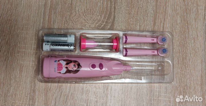 Электрическая зубная щетка детская