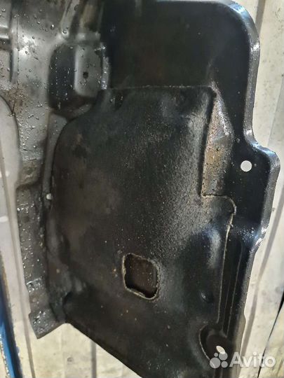 Пыльник двигателя прав ориги тойота авенсис 6 год
