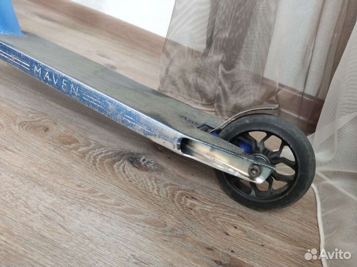 Трюковой самокат AO Maven