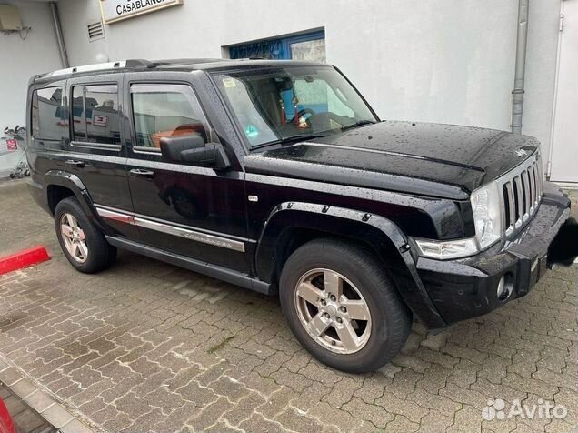 В разборе Jeep Commander