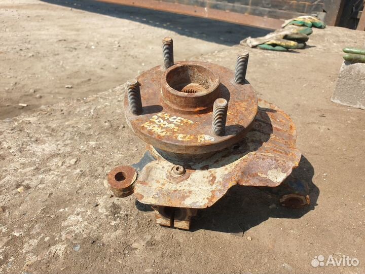 Кулак поворотный передний левый Chevrolet Lacetti