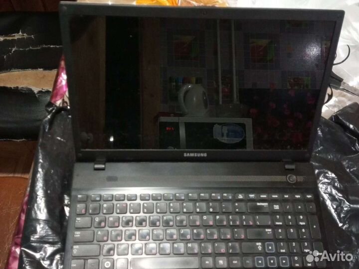 Ноутбук Samsung проц А6 3гб ддр3 на запчасти