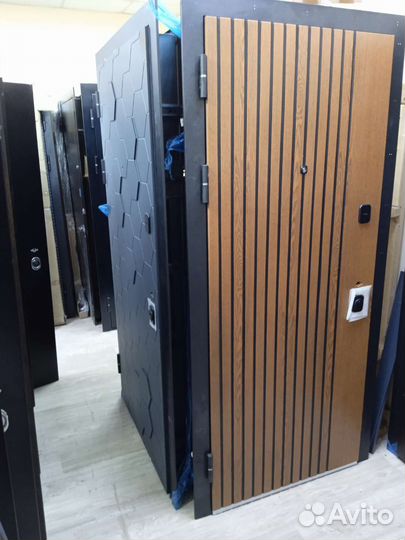 Входная дверь