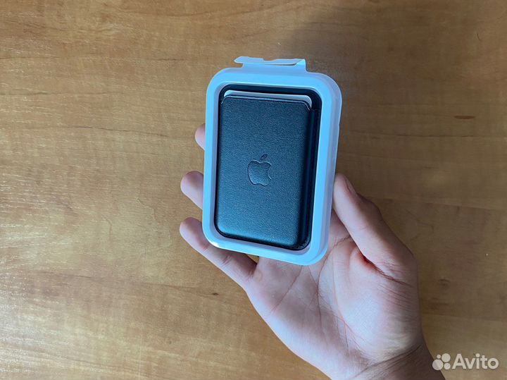 Magsafe Wallet картхолдер для карт на iPhone