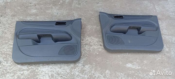 Обшивки дверей ford focus 2