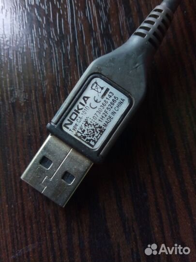 Кабель для зарядки Micro-USB фирмы Nokia