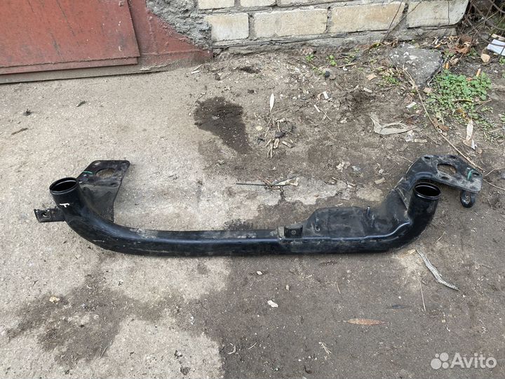 Балка подрадиаторная Audi A4 B5 2,5