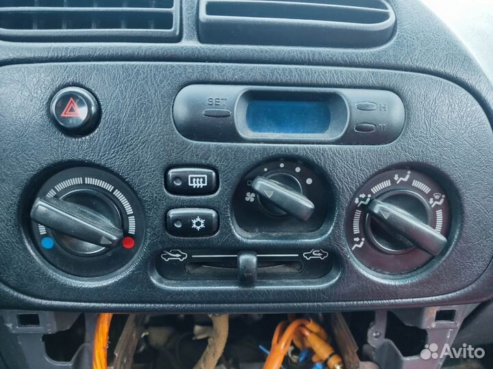 Блок управления печкой Mitsubishi Colt 5 CJ0 1998