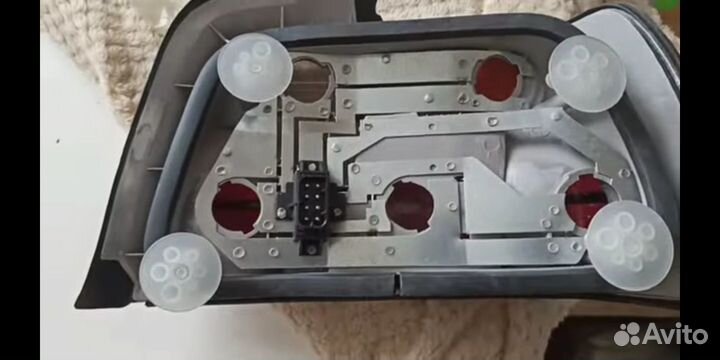 Задняя левая фара на bmw e36 седан