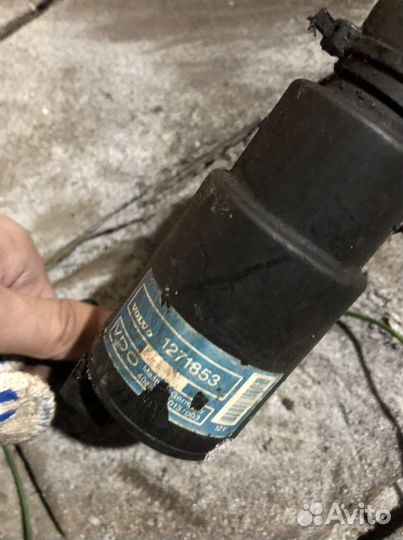 1271853 Volvo Регулятор холостого хода