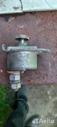 Кнопка выключения массы