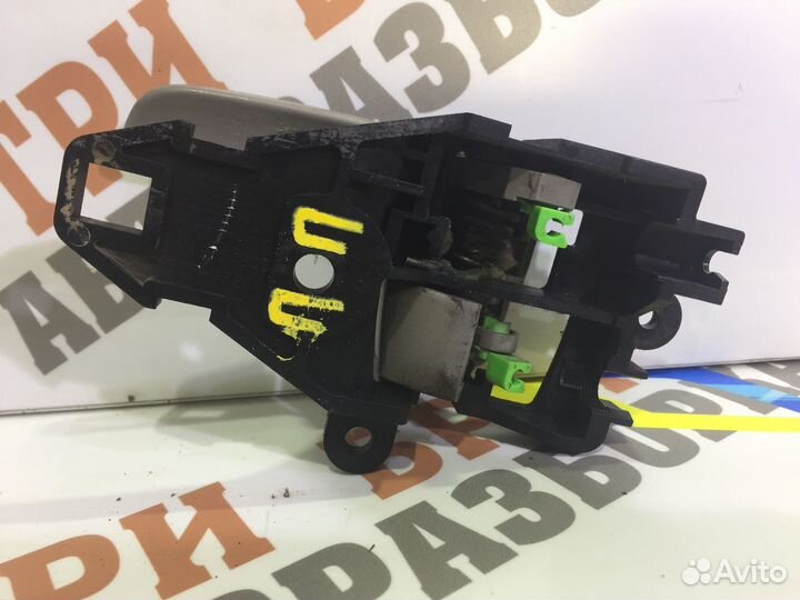 Мицубиси Ручка внутренняя передней двери Прав