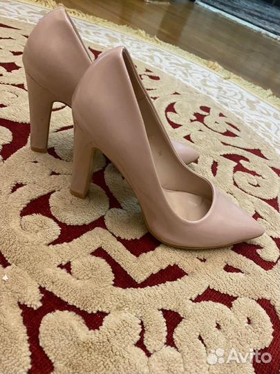 Туфли на каблуке