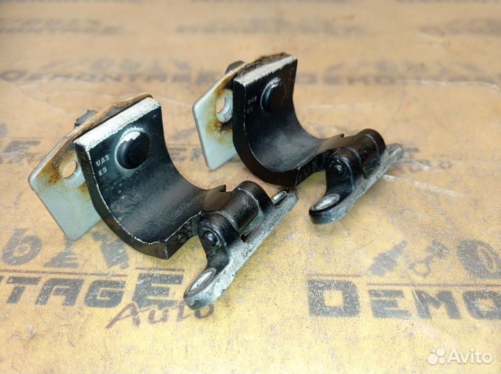 Петля двери багажника Seat Ibiza 6K 2000