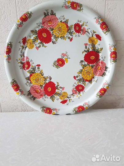 Поднос или разнос эмалированный