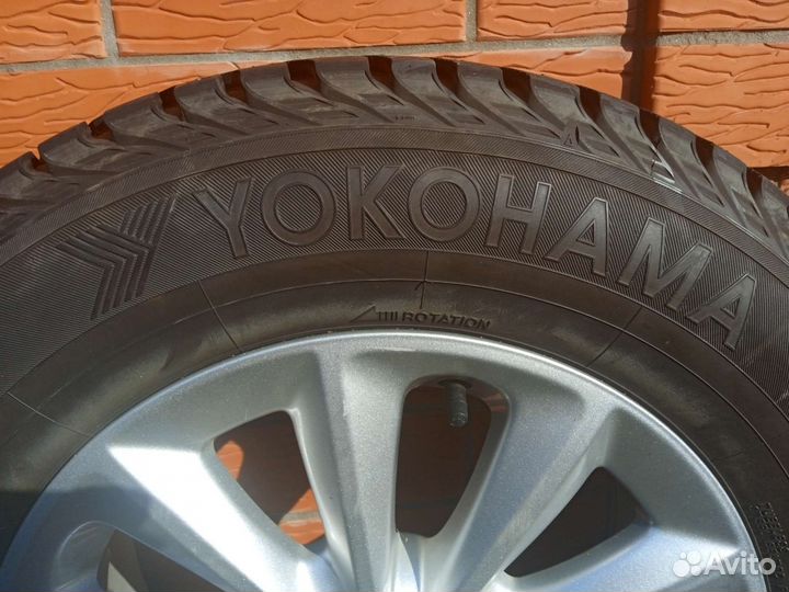 Yokohama IceGuard Stud IG65 215/70 R16 100T