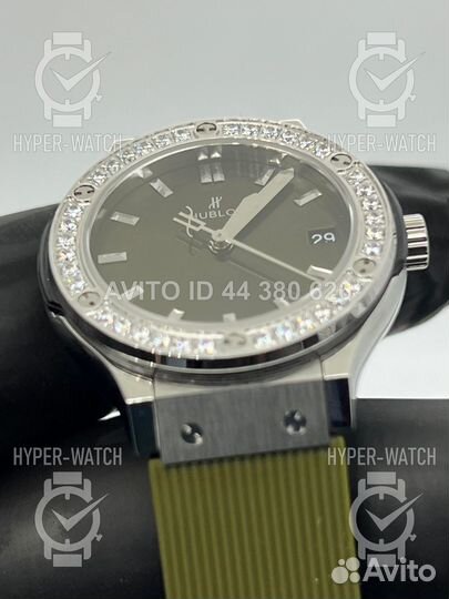 Часы Hublot Classic Fusion 33mm 581.NX.8970.LR.110