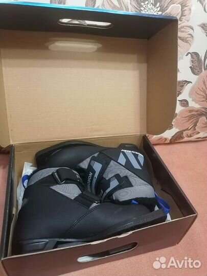 Лыжные ботинки р 32