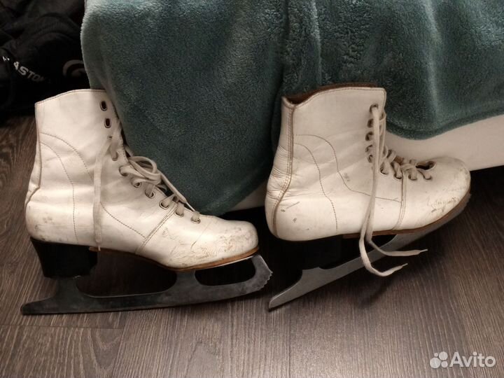 Коньки фигурные 37 размер