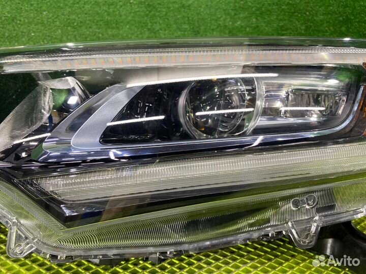 Фара левая Honda Freed/Freed+