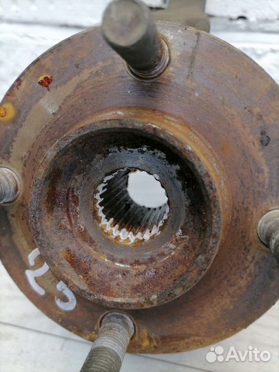 Кулак поворотный передний левый Nissan Micra K12