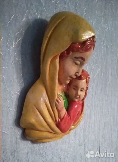 Настенная Божья матерь