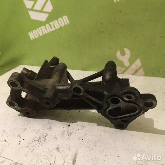 Кронштейн масляного фильтра Тойота Карина Е